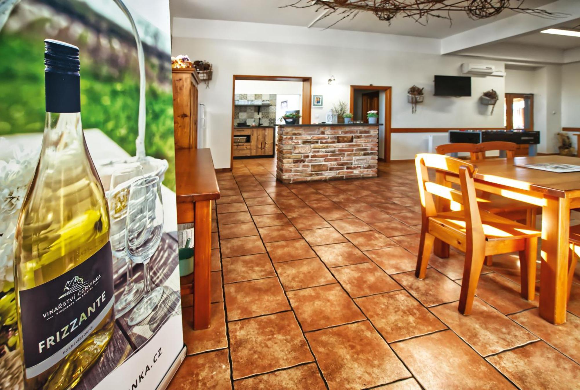 Penzion Vinarstvi Cervinka Horni Vestonice Extérieur photo