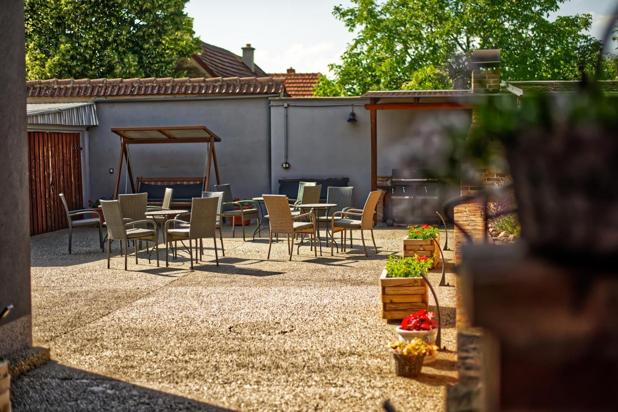 Penzion Vinarstvi Cervinka Horni Vestonice Extérieur photo