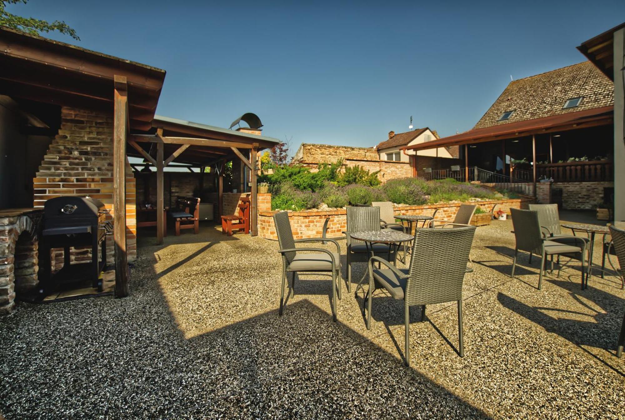Penzion Vinarstvi Cervinka Horni Vestonice Extérieur photo